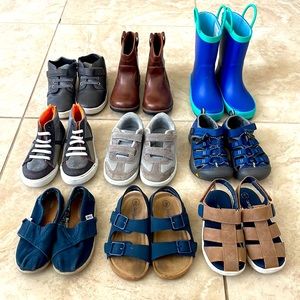 Minimalist Complete Lot of Toddler Size 9 Shoes- EUC